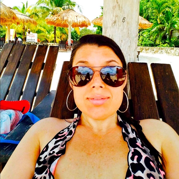 Meet your Posher, Majesticrose723 - Picture 4 of 4